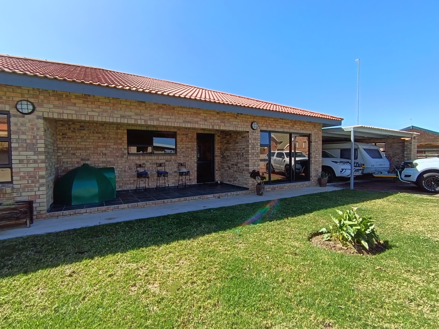 3 Bedroom Property for Sale in Wavecrest Eastern Cape
